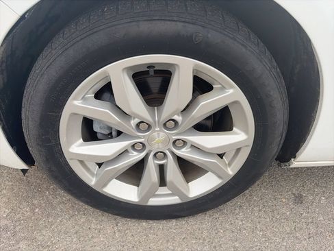 Used 2019 Chevrolet Impala LT FWD image 10