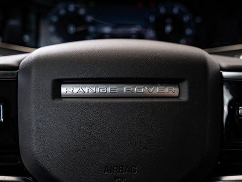 Used 2023 Land Rover Range Rover Evoque R-Dynamic SE image 31