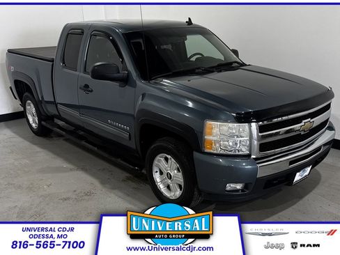 Used 2011 Chevrolet Silverado 1500 LT w/ All-Star Edition AWD/4WD image 1