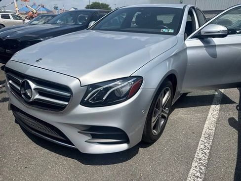 Used 2019 Mercedes-Benz E 300 4MATIC image 1