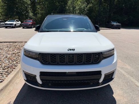Used 2023 Jeep Grand Cherokee L Summit w/ Advanced Protech Group IV AWD/4WD image 2