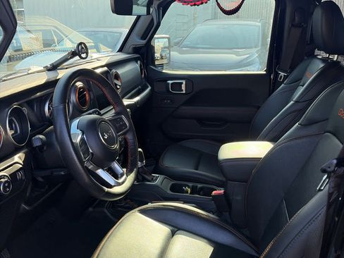 Used 2023 Jeep Gladiator Mojave w/ LED Lighting Group AWD/4WD image 5
