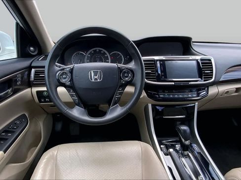 Used 2016 Honda Accord Touring image 6