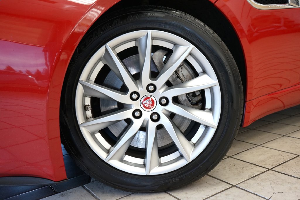 Used 2017 Jaguar F-TYPE Coupe RWD image 52