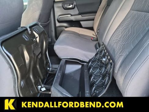 Used 2019 Toyota Tacoma TRD Sport w/ Technology Package RWD image 26