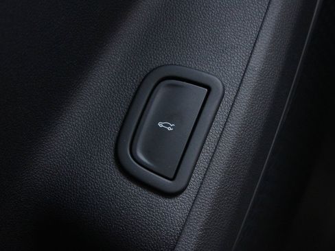 Used 2026 Chevrolet Traverse LT w/ Driver Confidence Package FWD image 25