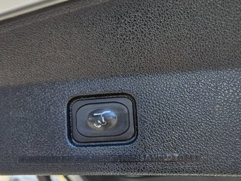 Used 2017 Ford Explorer XLT w/ Equipment Group 202A FWD image 27