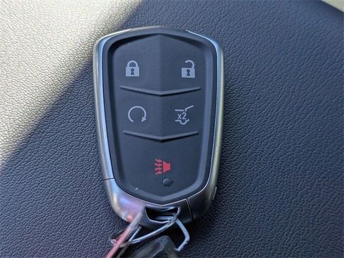 New 2025 Cadillac XT6 Luxury image 34