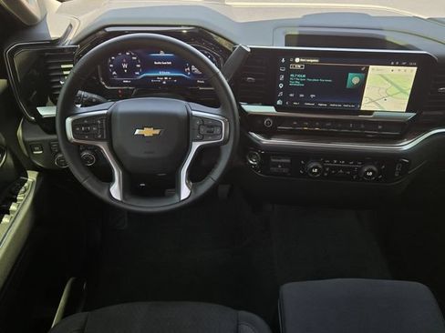 Used 2025 Chevrolet Silverado 1500 LT AWD/4WD image 21