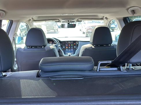 Used 2025 Subaru Outback Onyx Edition AWD/4WD image 25