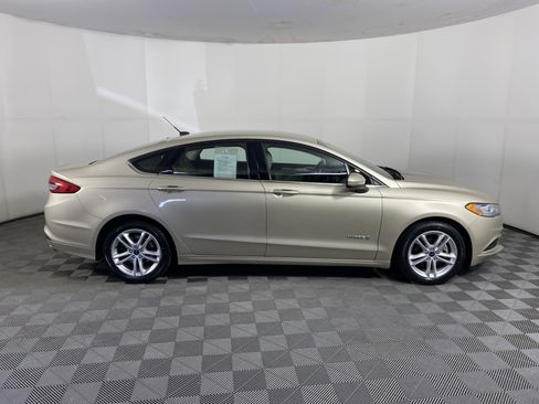 Used 2018 Ford Fusion S FWD image 4