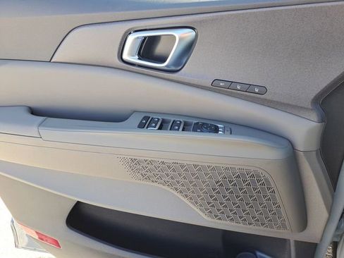 New 2026 Kia Carnival EX FWD image 16