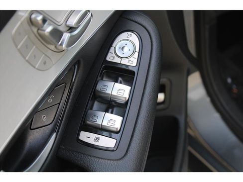 Used 2021 Mercedes-Benz GLC 300 4MATIC image 13