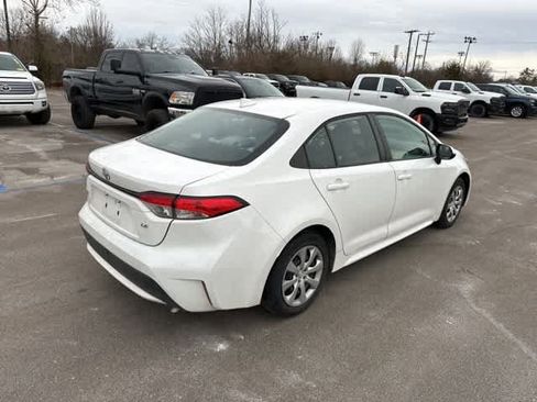 Used 2022 Toyota Corolla LE image 17