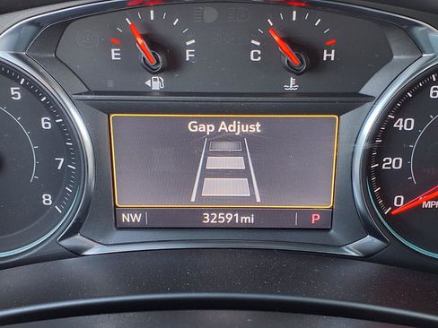 Used 2023 Chevrolet Equinox Premier FWD image 19