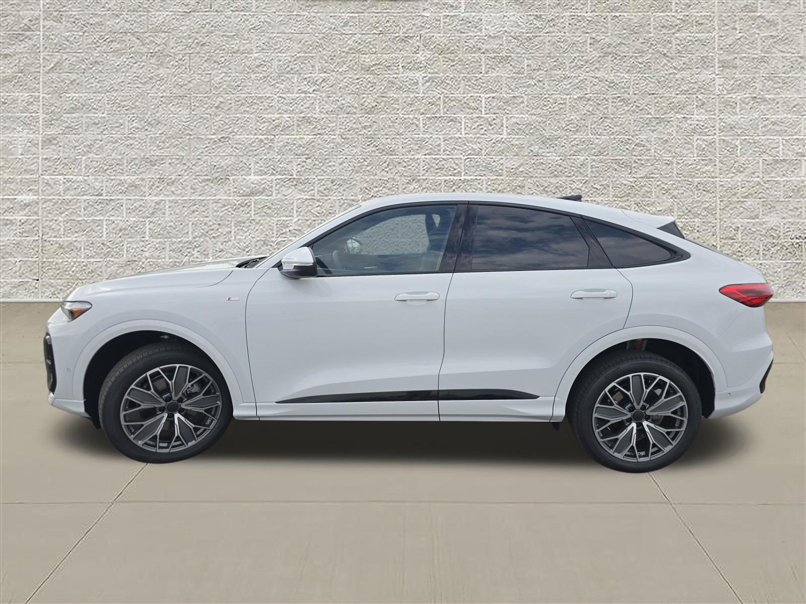 New 2026 Audi Q5 Premium Plus AWD/4WD image 4