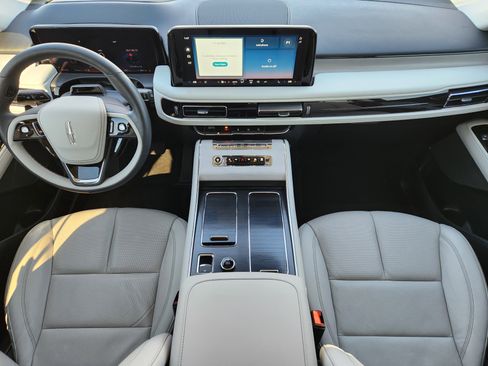 Used 2025 Lincoln Aviator Reserve w/ Illumination Package image 27