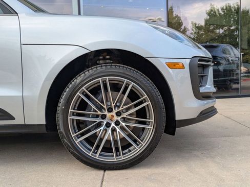 Certified 2026 Porsche Macan AWD/4WD image 11