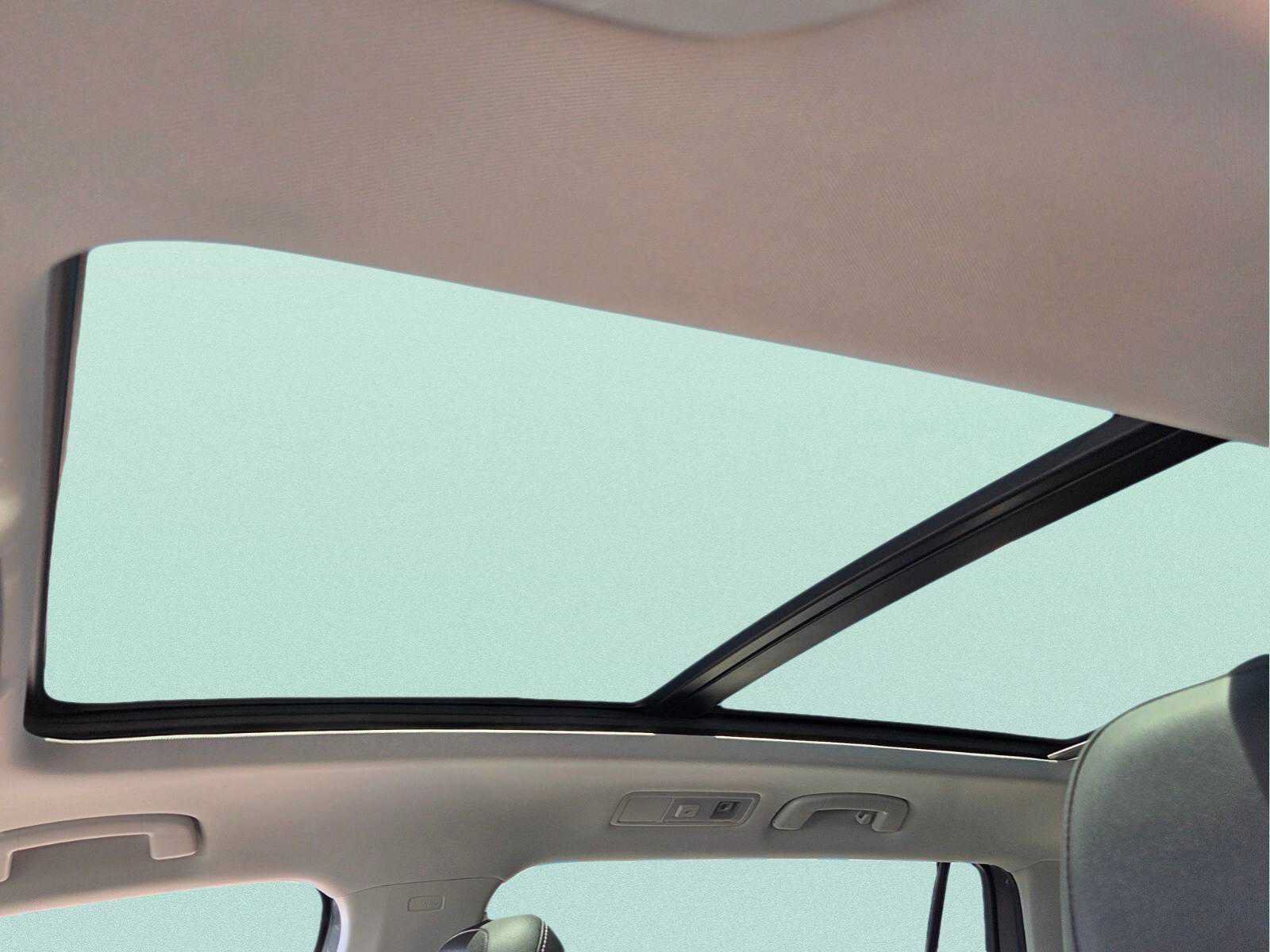 Used 2023 Volkswagen Tiguan SE w/ Panoramic Sunroof Package AWD/4WD image 10