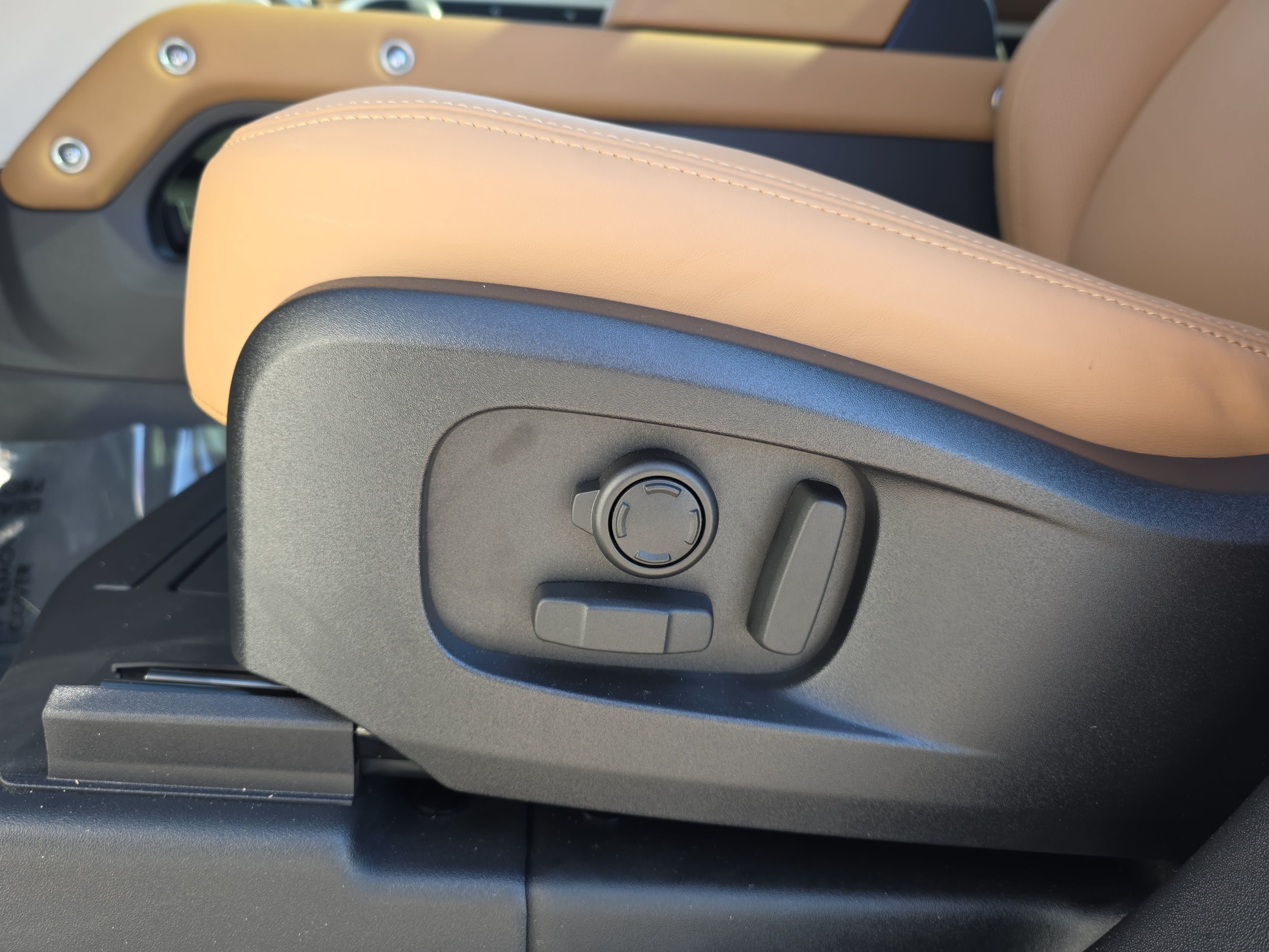 New 2026 Land Rover Defender 110 S AWD/4WD image 28