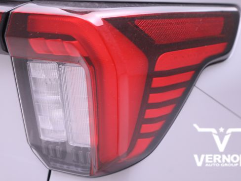 New 2025 Ford Explorer Active image 37