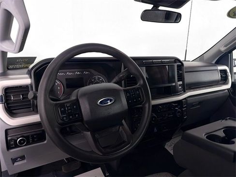 Used 2024 Ford F250 XLT image 9