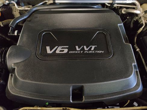 Used 2016 Chevrolet Colorado LT w/ Midnight Edition image 30