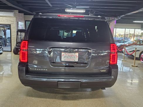 Used 2018 Chevrolet Suburban LT image 6