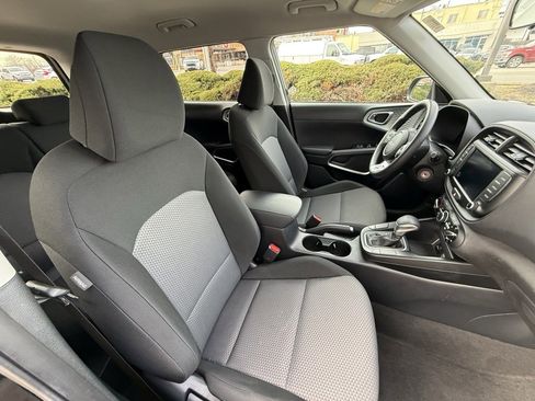 Used 2024 Kia Soul LX w/ Option Group 015 image 37