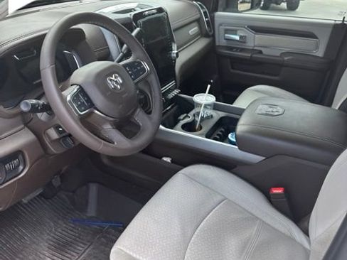 Used 2025 RAM 3500 Laramie AWD/4WD image 9
