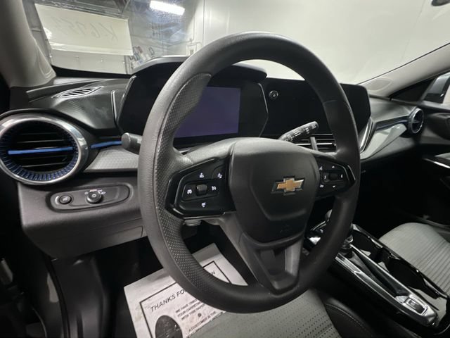 Used 2025 Chevrolet Trax LT FWD image 10