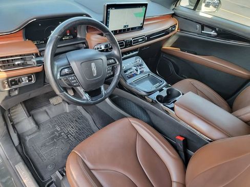 Certified 2023 Lincoln Nautilus Reserve AWD/4WD image 19