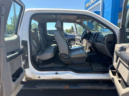 Used 2017 Ford F350 XL w/ Power Equipment Group AWD/4WD image 8
