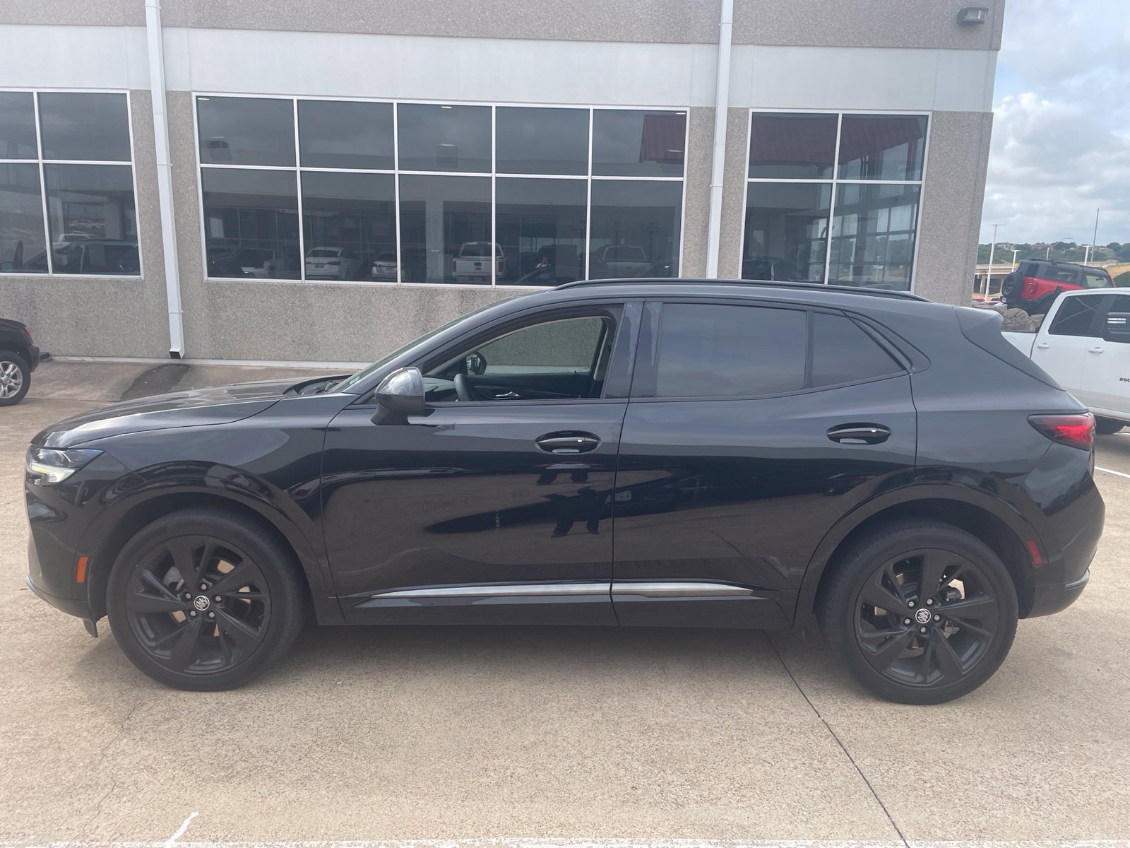 Used 2023 Buick Envision Essence w/ Sport Touring Package FWD image 12