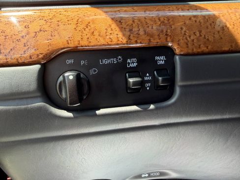 Used 2001 Lincoln Continental FWD image 17