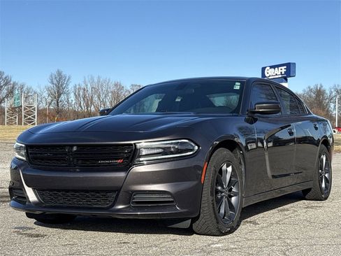 Used 2020 Dodge Charger SXT w/ Leather Interior Group image 1