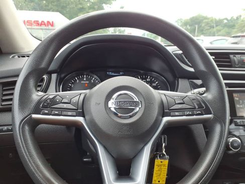 Used 2017 Nissan Rogue S FWD image 24