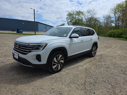 Used 2024 Volkswagen Atlas SE FWD image 7