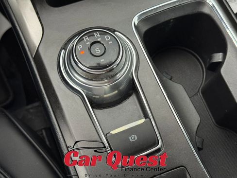 Used 2018 Ford Fusion SE w/ Fusion SE Technology Package FWD image 25