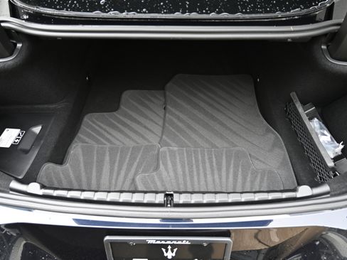 Used 2025 BMW M850i xDrive Coupe w/ M Sport Professional Package image 33