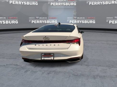 Used 2021 Hyundai Elantra SEL w/ Convenience Package FWD image 7