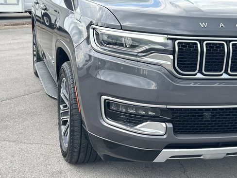 Used 2024 Jeep Wagoneer Series II w/ Flexible Seating Group RWD image 13