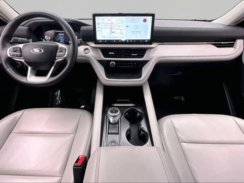 Used 2025 Ford Explorer Active w/ Active Comfort Package AWD/4WD image 16