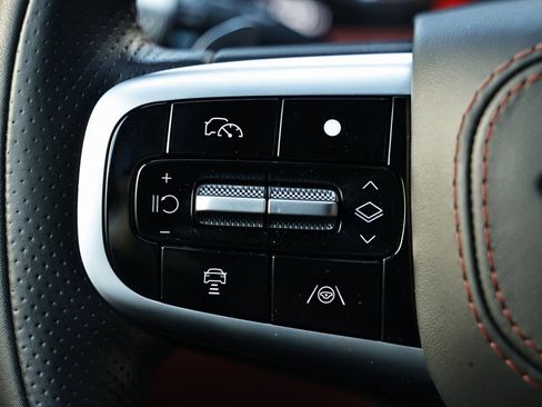 Used 2026 Genesis GV70 3.5T Sport Prestige image 34