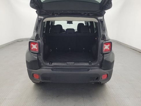 Used 2017 Jeep Renegade Latitude FWD image 29