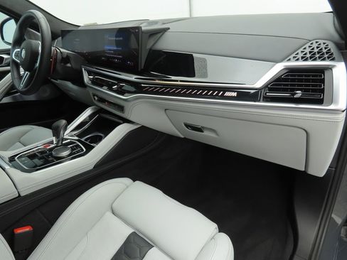 Used 2026 BMW X6 M Competition w/ Executive Package image 17
