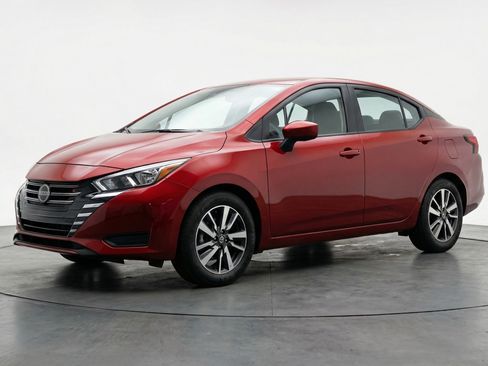 Used 2025 Nissan Versa SV image 3