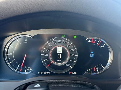 Used 2017 Cadillac Escalade Luxury AWD/4WD image 34