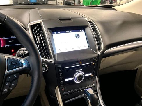Used 2017 Ford Edge Titanium image 7