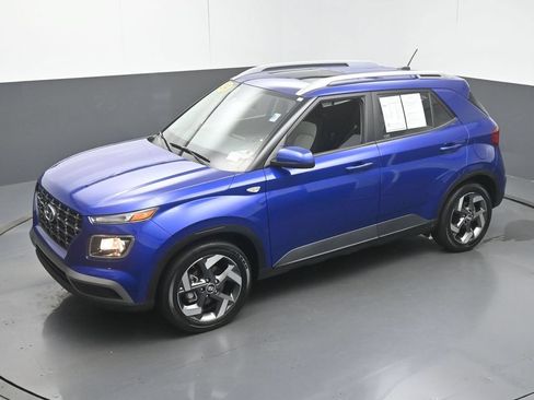 Used 2024 Hyundai Venue SEL FWD image 44